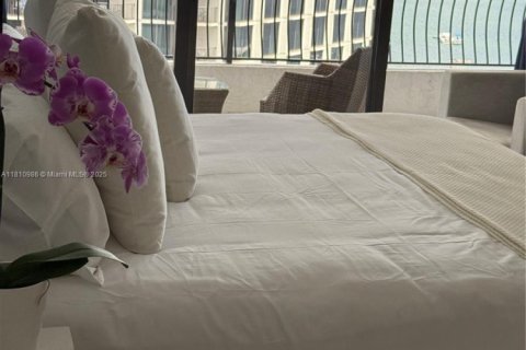 Condo in Miami, Florida, 1 bedroom  № 1756287 - photo 6
