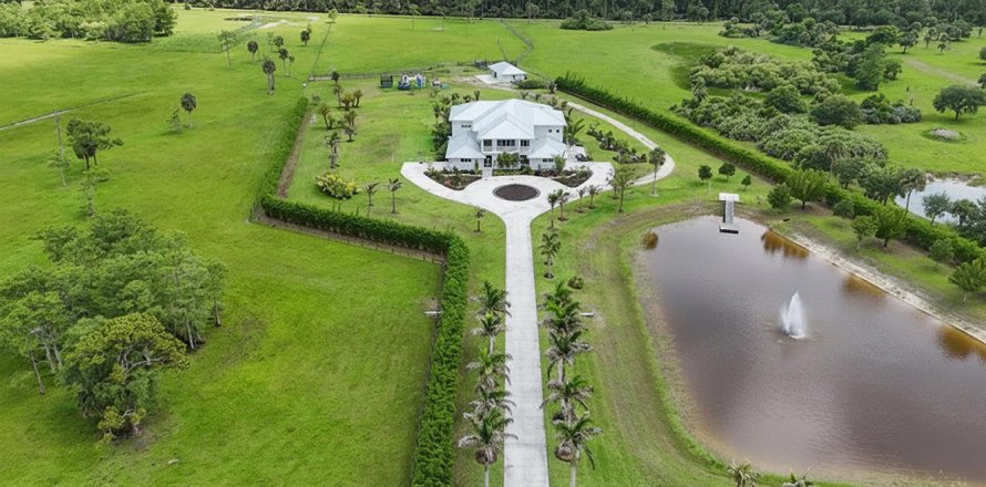 Villa ou maison à Stuart, Floride 7 chambres, 698.35 m2 № 2174150
