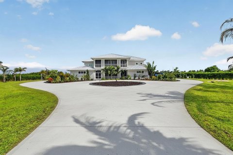 Villa ou maison à vendre à Stuart, Floride: 7 chambres, 698.35 m2 № 2174150 - photo 2