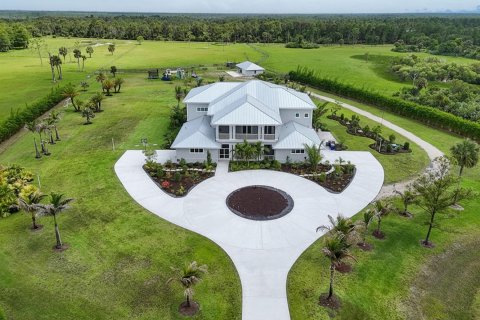 Villa ou maison à vendre à Stuart, Floride: 7 chambres, 698.35 m2 № 2174150 - photo 3