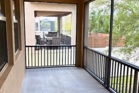 Casa en alquiler en Tampa, Florida, 5 dormitorios, 345.97 m2 № 1906307 - foto 7