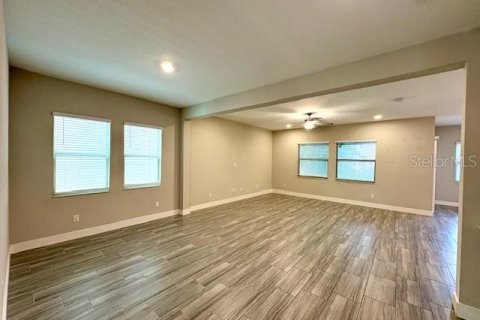 Casa en alquiler en Tampa, Florida, 5 dormitorios, 345.97 m2 № 1906307 - foto 14