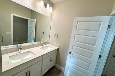 Casa en alquiler en Tampa, Florida, 5 dormitorios, 345.97 m2 № 1906307 - foto 24