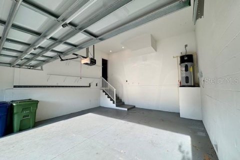 Casa en alquiler en Tampa, Florida, 5 dormitorios, 345.97 m2 № 1906307 - foto 8