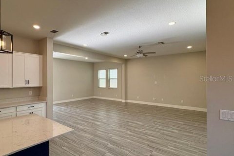 Casa en alquiler en Tampa, Florida, 5 dormitorios, 345.97 m2 № 1906307 - foto 4