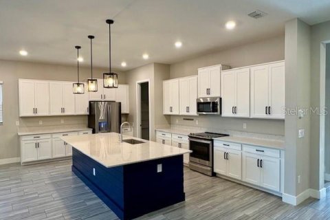 Casa en alquiler en Tampa, Florida, 5 dormitorios, 345.97 m2 № 1906307 - foto 3
