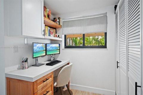 Touwnhouse à vendre à Coral Gables, Floride: 2 chambres, 140.75 m2 № 1963168 - photo 11