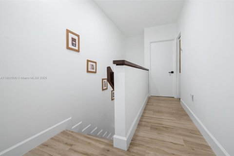 Touwnhouse à vendre à Coral Gables, Floride: 2 chambres, 140.75 m2 № 1963168 - photo 13