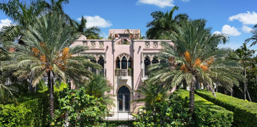 Villa ou maison à Miami, Floride 5 chambres, 1195 m2 № 1920542