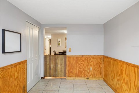 House in New Port Richey, Florida 4 bedrooms, 144 sq.m. № 2199000 - photo 29