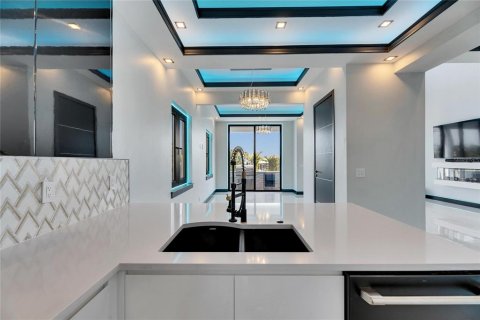Casa en venta en Apollo Beach, Florida, 5 dormitorios, 246.56 m2 № 1546299 - foto 29