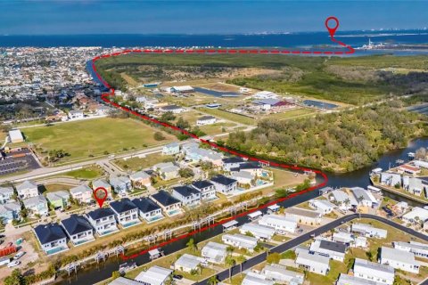 Casa en venta en Apollo Beach, Florida, 5 dormitorios, 246.56 m2 № 1546299 - foto 2