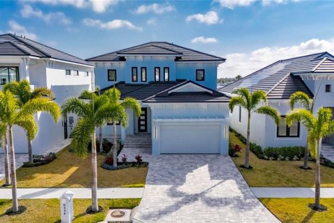 Casa en venta en Apollo Beach, Florida, 5 dormitorios, 246.56 m2 № 1546299 - foto 1