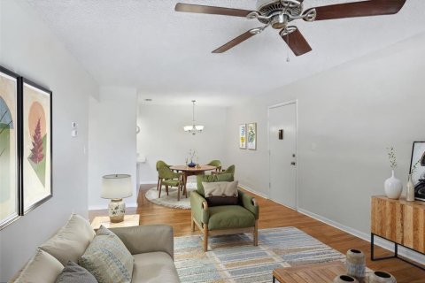 Condo in Venice, Florida, 2 bedrooms  № 2396248 - photo 12