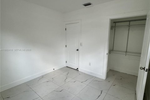 Снять в аренду квартиру в Майами, Флорида 1 спальня, 74.32м2, № 2045554 - фото 8