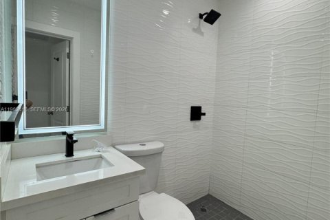 Снять в аренду квартиру в Майами, Флорида 1 спальня, 74.32м2, № 2045554 - фото 5