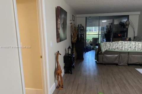 Condominio en venta en Tamarac, Florida, 2 dormitorios, 112.88 m2 № 1975487 - foto 18
