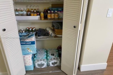 Condominio en venta en Tamarac, Florida, 2 dormitorios, 112.88 m2 № 1975487 - foto 13