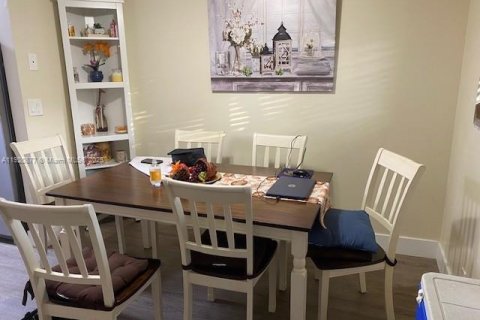 Condominio en venta en Tamarac, Florida, 2 dormitorios, 112.88 m2 № 1975487 - foto 5