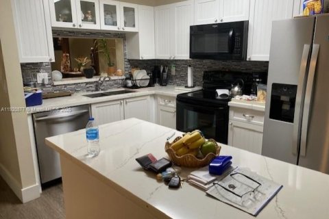 Condominio en venta en Tamarac, Florida, 2 dormitorios, 112.88 m2 № 1975487 - foto 7