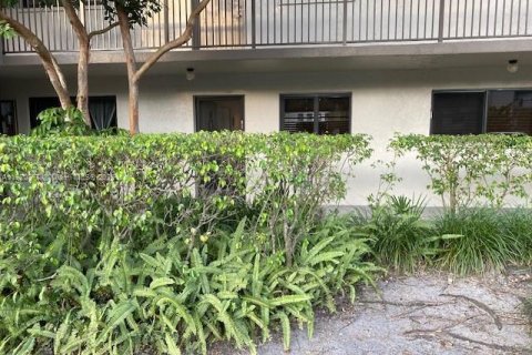 Condominio en venta en Tamarac, Florida, 2 dormitorios, 112.88 m2 № 1975487 - foto 2