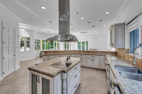 Casa en venta en Pinecrest, Florida, 4 dormitorios, 348.2 m2 № 1820068 - foto 17