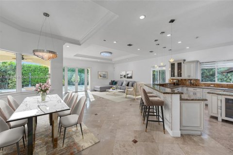 Casa en venta en Pinecrest, Florida, 4 dormitorios, 348.2 m2 № 1820068 - foto 11
