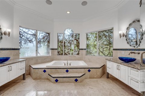 Casa en venta en Pinecrest, Florida, 4 dormitorios, 348.2 m2 № 1820068 - foto 22