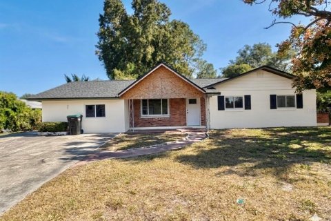 House in Winter Park, Florida 4 bedrooms, 120.4 sq.m. № 2112989