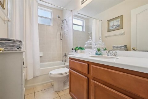 Casa en venta en Apopka, Florida, 5 dormitorios, 266.16 m2 № 2130020 - foto 28