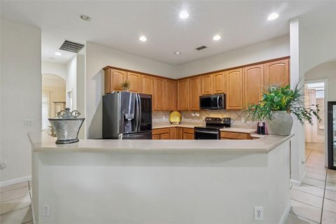Casa en venta en Apopka, Florida, 5 dormitorios, 266.16 m2 № 2130020 - foto 13