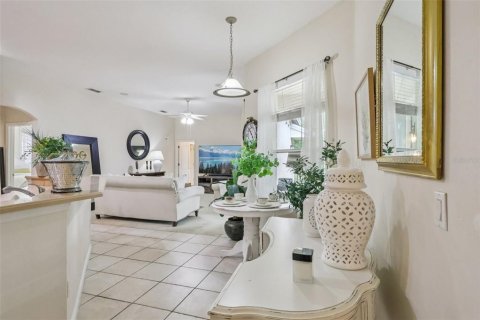 Casa en venta en Apopka, Florida, 5 dormitorios, 266.16 m2 № 2130020 - foto 19