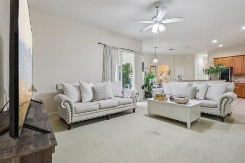 Casa en venta en Apopka, Florida, 5 dormitorios, 266.16 m2 № 2130020 - foto 10