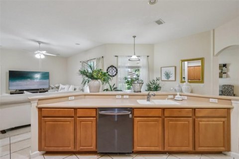 Casa en venta en Apopka, Florida, 5 dormitorios, 266.16 m2 № 2130020 - foto 16