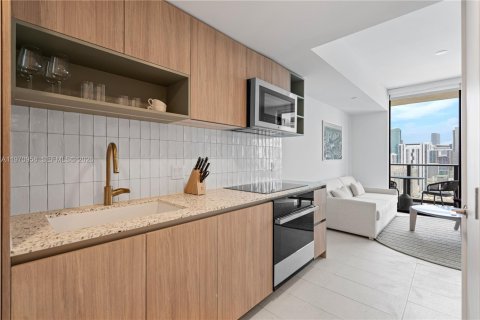 Condominio en venta en Miami, Florida, 1 dormitorio, 46.92 m2 № 2032712 - foto 5
