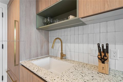 Condominio en venta en Miami, Florida, 1 dormitorio, 46.92 m2 № 2032712 - foto 6