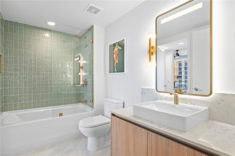 Condominio en venta en Miami, Florida, 1 dormitorio, 46.92 m2 № 2032712 - foto 12