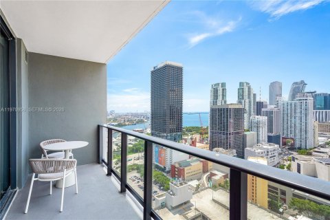 Condominio en Miami, Florida, 1 dormitorio № 2032712