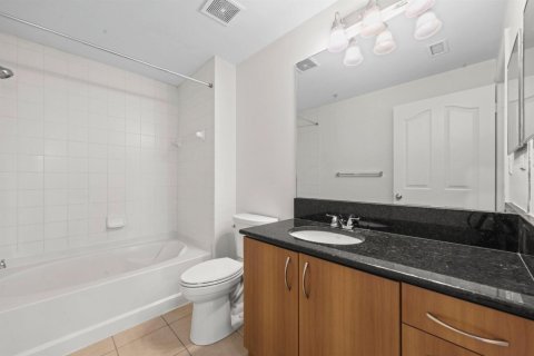 Condo in Delray Beach, Florida, 2 bedrooms № 2187665 - photo 23