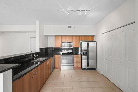 Condo in Delray Beach, Florida, 2 bedrooms № 2187665 - photo 12