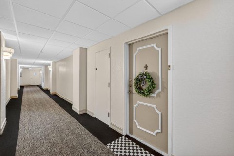 Condo in Riviera Beach, Florida, 2 bedrooms № 2146336 - photo 25