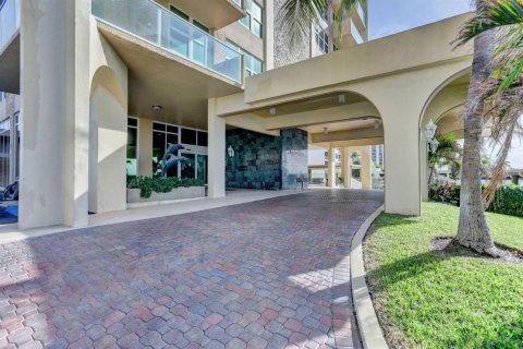 Condo in Riviera Beach, Florida, 2 bedrooms № 2146336 - photo 30