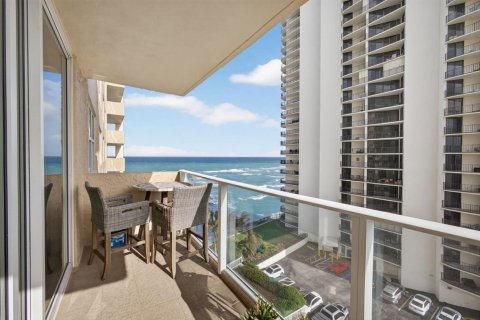 Condo in Riviera Beach, Florida, 2 bedrooms № 2146336 - photo 20