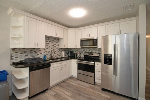 Apartment in Largo, Florida 3 bedrooms, 111.48 sq.m. № 2104636 - photo 11