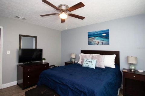 Apartment in Largo, Florida 3 bedrooms, 111.48 sq.m. № 2104636 - photo 18
