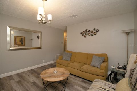 Apartment in Largo, Florida 3 bedrooms, 111.48 sq.m. № 2104636 - photo 16