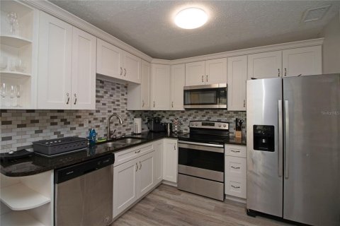 Apartment in Largo, Florida 3 bedrooms, 111.48 sq.m. № 2104636 - photo 13