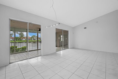 Condo in Boynton Beach, Florida, 3 bedrooms № 2399688 - photo 13