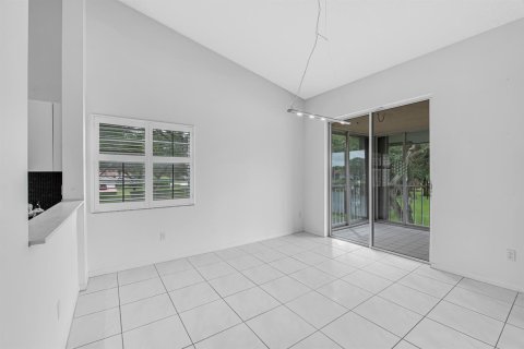 Condo in Boynton Beach, Florida, 3 bedrooms № 2399688 - photo 14