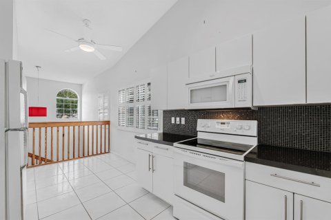 Condo in Boynton Beach, Florida, 3 bedrooms № 2399688 - photo 21